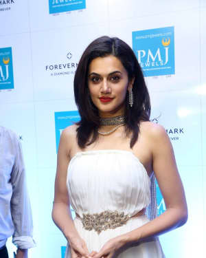 Taapsee Pannu launches Forevermark diamond collection in PMJ Jewels Photos | Picture 1546679