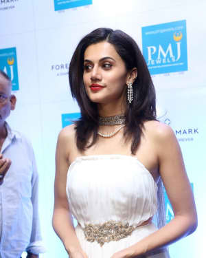 Taapsee Pannu launches Forevermark diamond collection in PMJ Jewels Photos | Picture 1546680