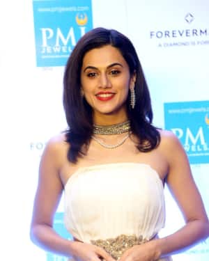 Taapsee Pannu launches Forevermark diamond collection in PMJ Jewels Photos | Picture 1546664