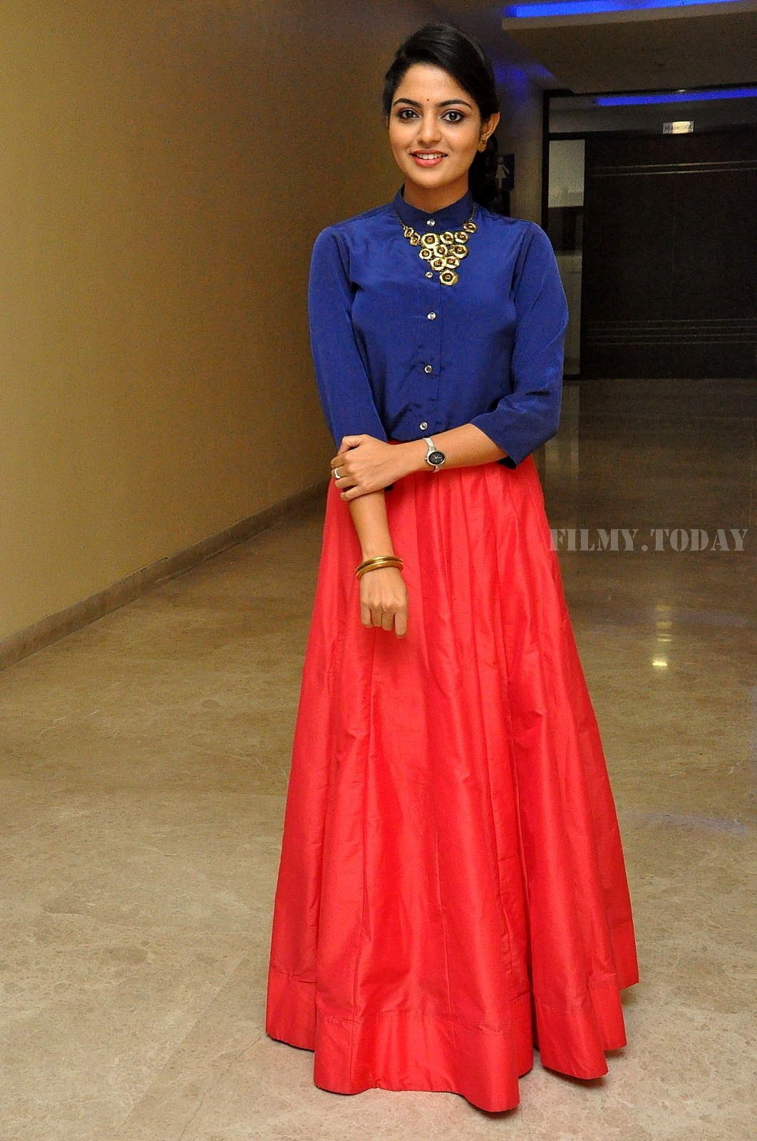 Actress Nikhila Vimal at Meda Meeda Abbayi Movie Pre Release Function Photos | Picture 1525555