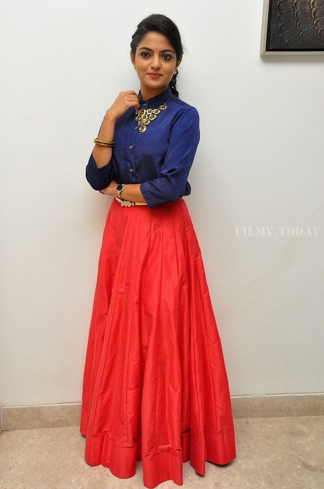 Actress Nikhila Vimal at Meda Meeda Abbayi Movie Pre Release Function Photos | Picture 1525539