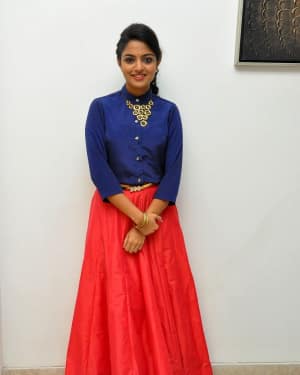 Actress Nikhila Vimal at Meda Meeda Abbayi Movie Pre Release Function Photos | Picture 1525530