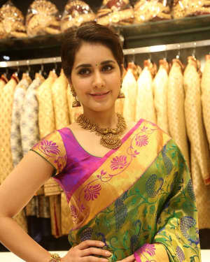 Raashi Khanna - Celebs at South India Shopping Mall Opening Photos | Picture 1526543