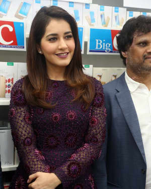 Actress Raashi Khanna Launches Big C Mobile Store at Kukatpally Photos | Picture 1527109