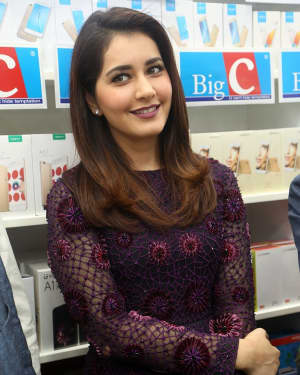 Actress Raashi Khanna Launches Big C Mobile Store at Kukatpally Photos | Picture 1527119
