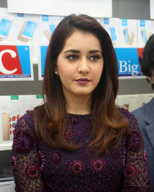 Actress Raashi Khanna Launches Big C Mobile Store at Kukatpally Photos | Picture 1527107