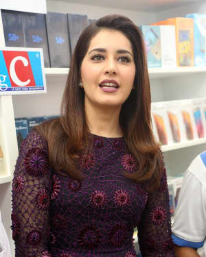 Actress Raashi Khanna Launches Big C Mobile Store at Kukatpally Photos | Picture 1527134