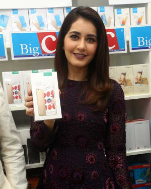 Actress Raashi Khanna Launches Big C Mobile Store at Kukatpally Photos | Picture 1527122