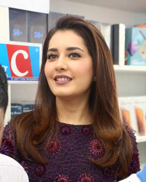 Actress Raashi Khanna Launches Big C Mobile Store at Kukatpally Photos | Picture 1527135