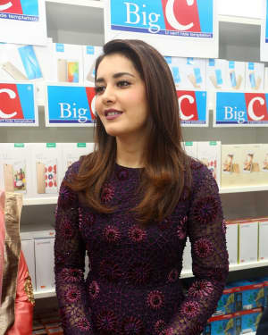 Actress Raashi Khanna Launches Big C Mobile Store at Kukatpally Photos | Picture 1527102