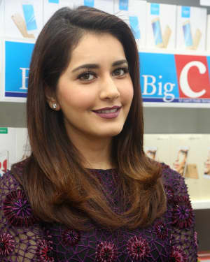 Actress Raashi Khanna Launches Big C Mobile Store at Kukatpally Photos | Picture 1527120
