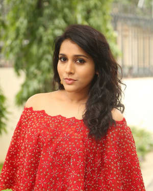 Actress Rashmi Gautham at Next Nuvve Trailer Launch Photos | Picture 1528657