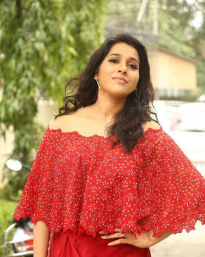 Actress Rashmi Gautham at Next Nuvve Trailer Launch Photos | Picture 1528646