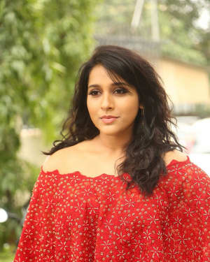 Actress Rashmi Gautham at Next Nuvve Trailer Launch Photos | Picture 1528647