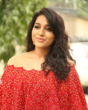 Actress Rashmi Gautham at Next Nuvve Trailer Launch Photos | Picture 1528635