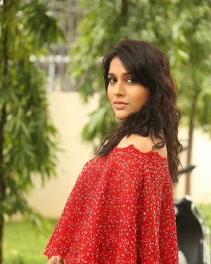 Actress Rashmi Gautham at Next Nuvve Trailer Launch Photos | Picture 1528629