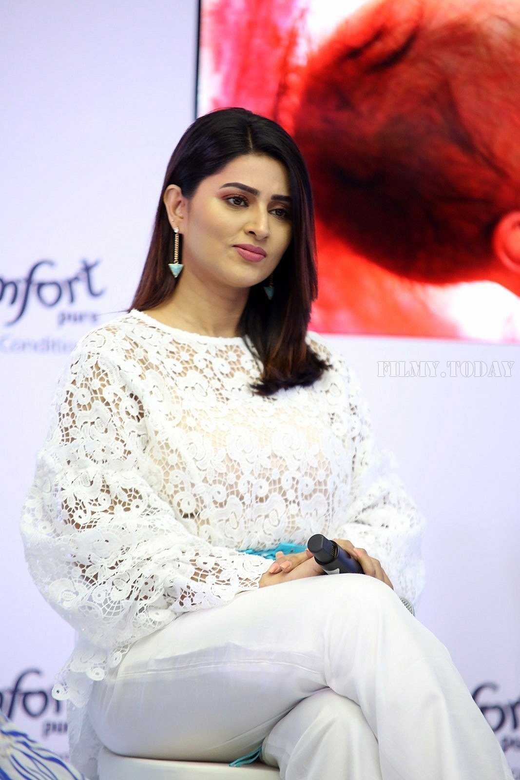 Actress Sneha stills during the launch of comfort pure fabric conditioner | Picture 1574831