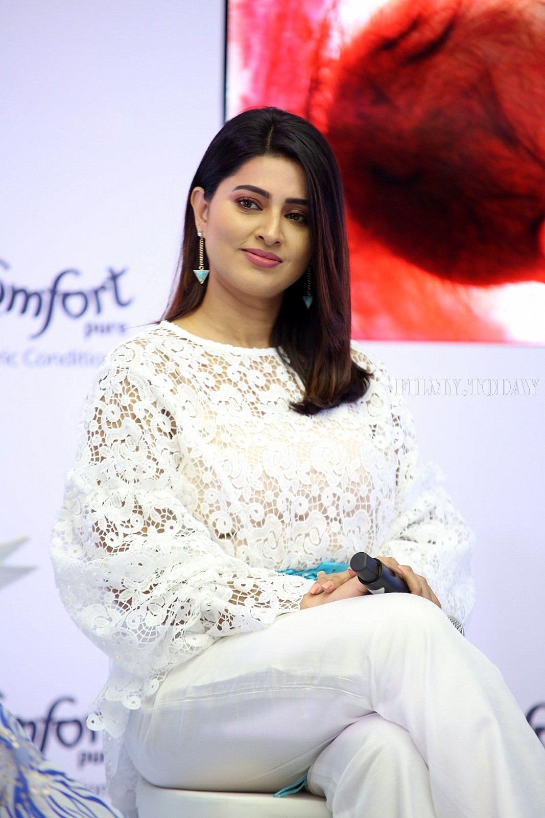 Actress Sneha stills during the launch of comfort pure fabric conditioner | Picture 1574833