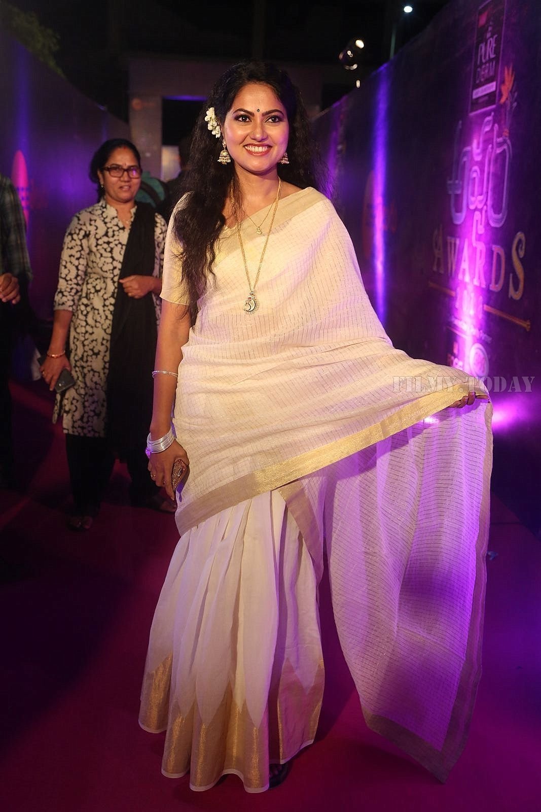 Suhasini (Telugu) - Zee Telugu Apsara Awards 2018 Red Carpet Stills | Picture 1577079
