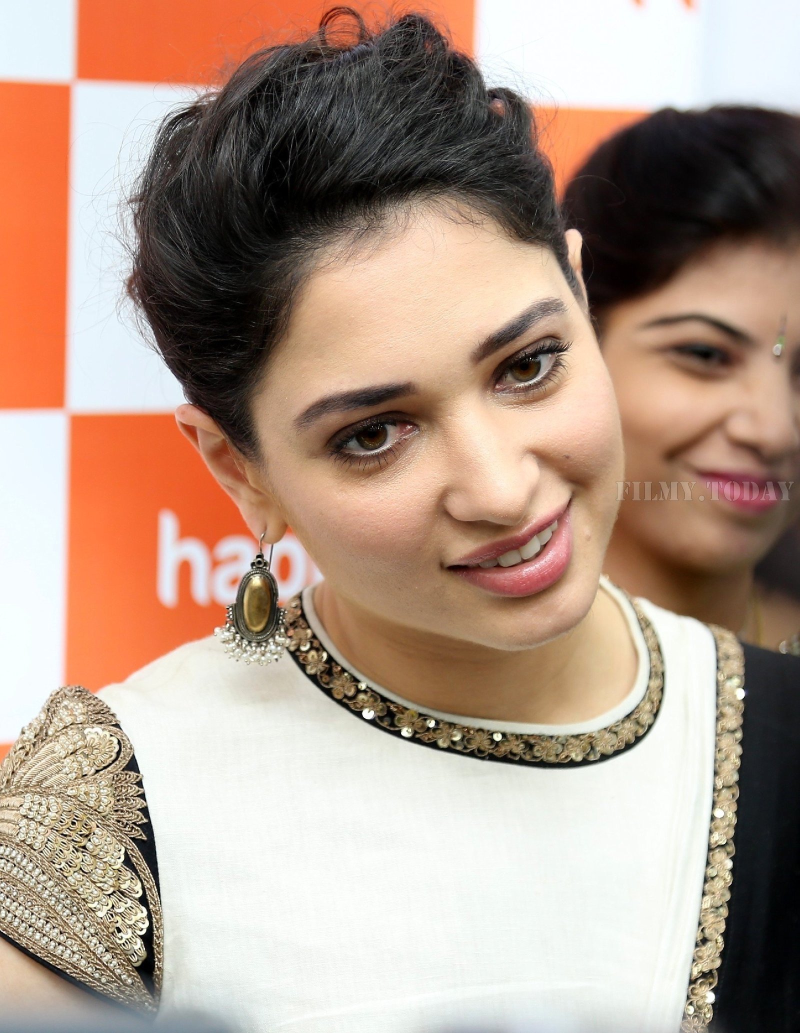 Photos: Tamanna Bhatia launches Happi Mobiles store | Picture 1577254