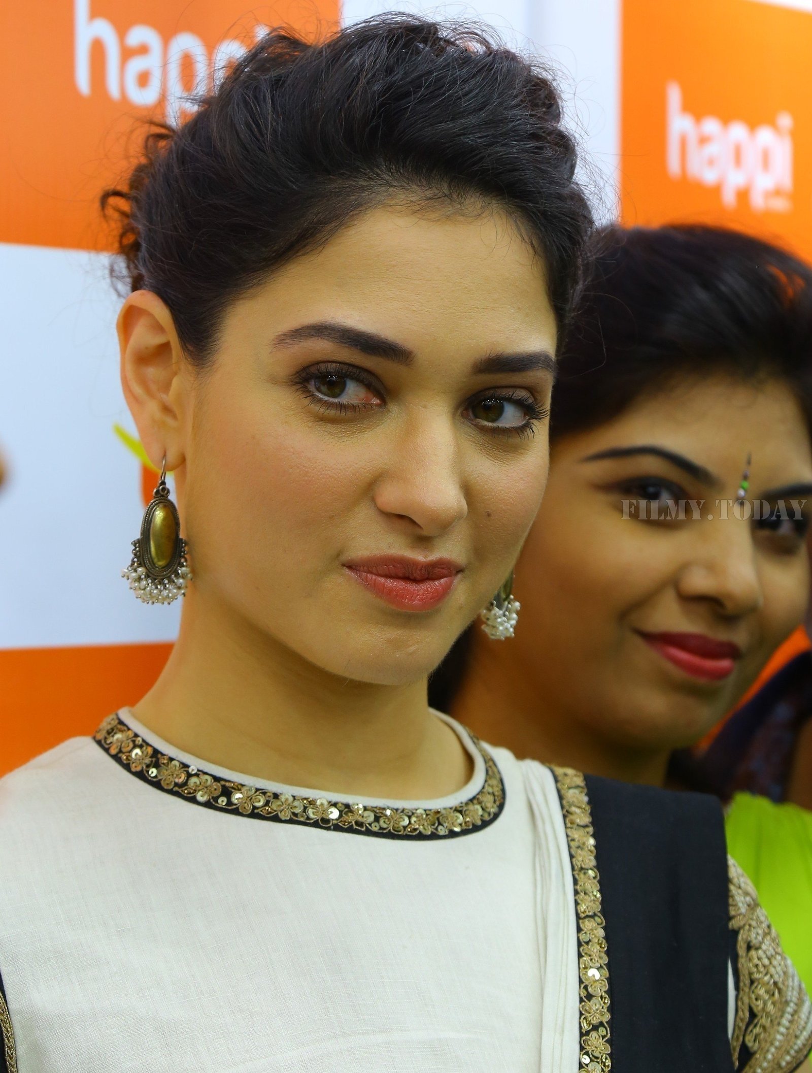 Photos: Tamanna Bhatia launches Happi Mobiles store | Picture 1577270