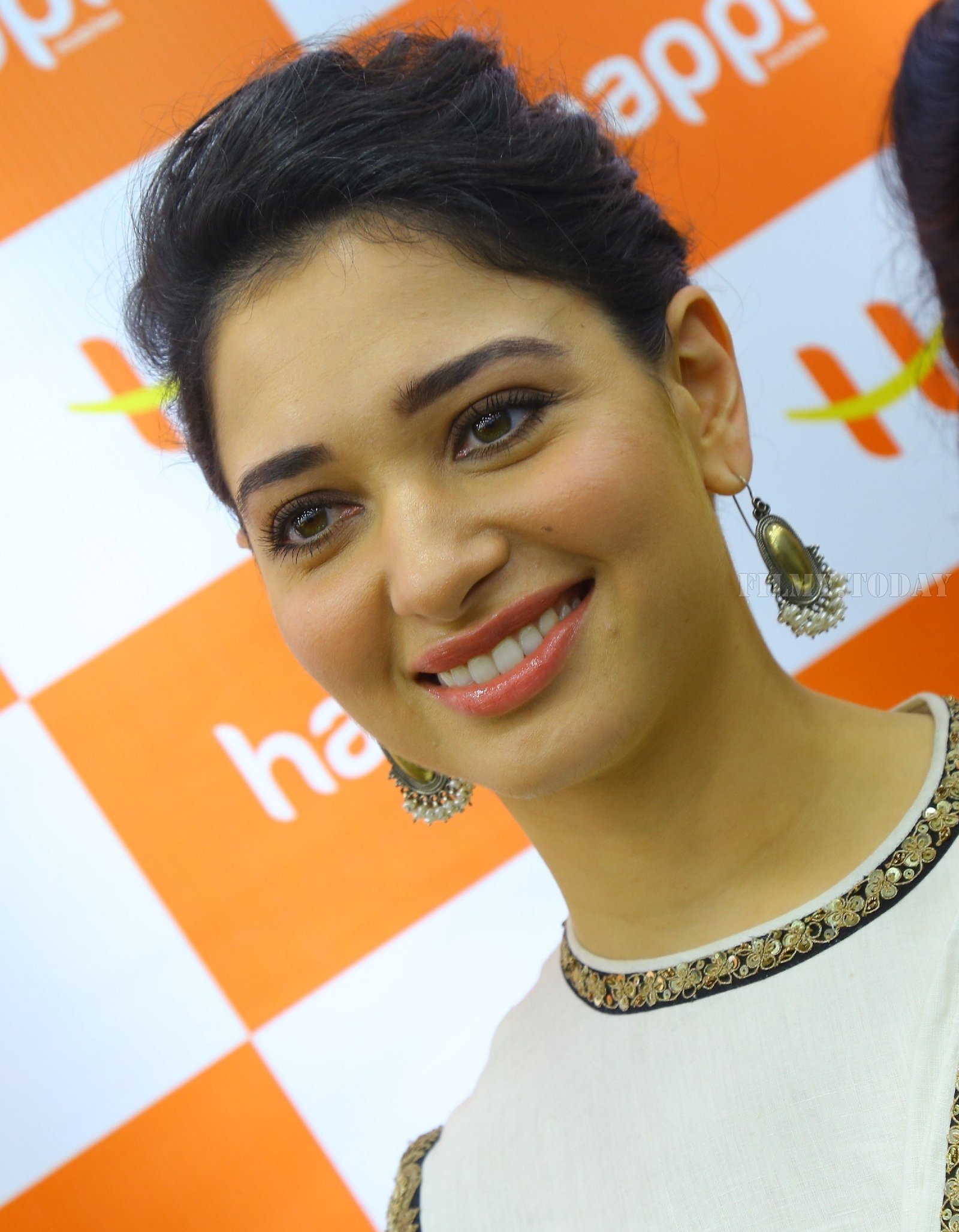 Photos: Tamanna Bhatia launches Happi Mobiles store | Picture 1577276