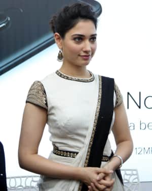 Photos: Tamanna Bhatia launches Happi Mobiles store | Picture 1577252
