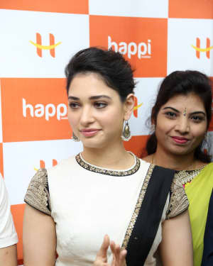 Photos: Tamanna Bhatia launches Happi Mobiles store | Picture 1577258