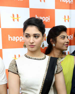 Photos: Tamanna Bhatia launches Happi Mobiles store | Picture 1577261