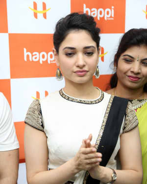 Photos: Tamanna Bhatia launches Happi Mobiles store | Picture 1577256
