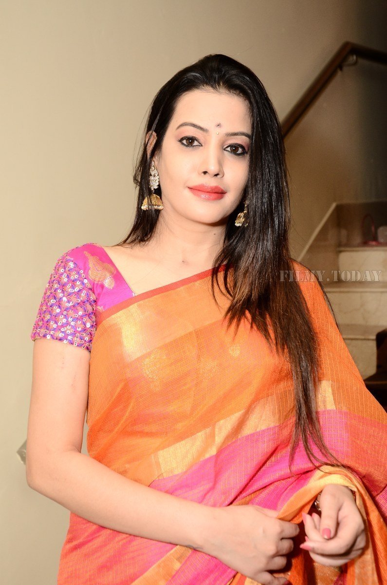 Actress Deeksha Panth Stills at Style Bazaar Exhibition Launch | Picture 1579442