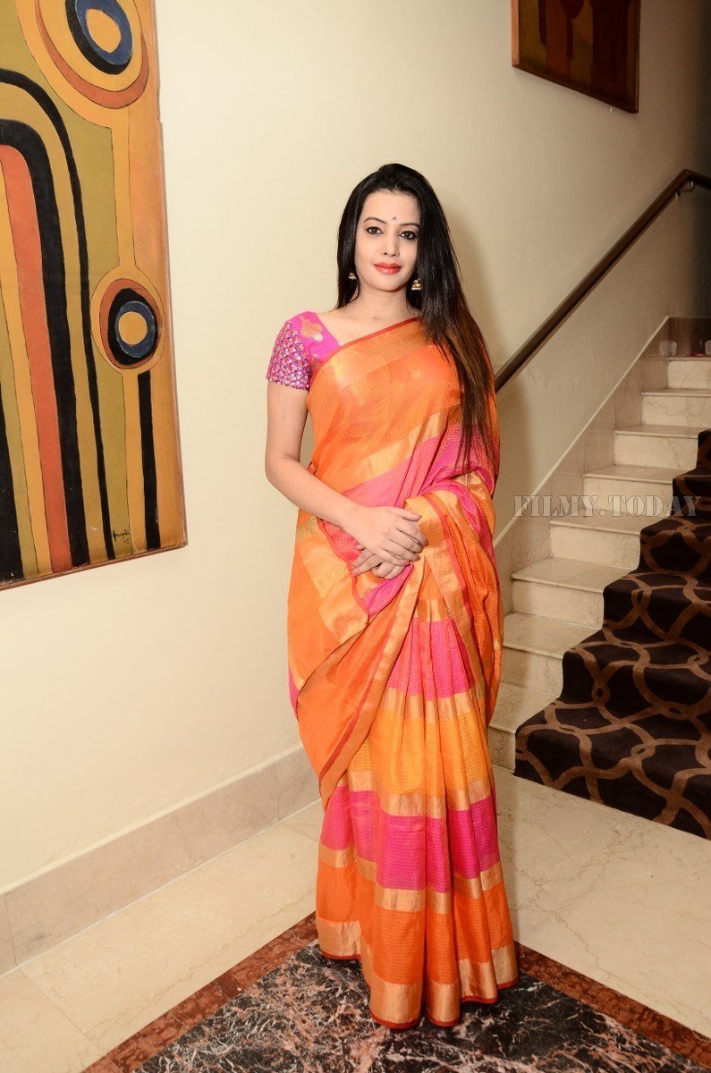 Actress Deeksha Panth Stills at Style Bazaar Exhibition Launch | Picture 1579412