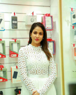 Lavanya Tripathi - Happi Mobiles Grand Store Launch at Dilsukhnagar Photos