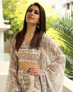 Actress Rashi Khanna Interview About Tholi Prema Photos | Picture 1564239