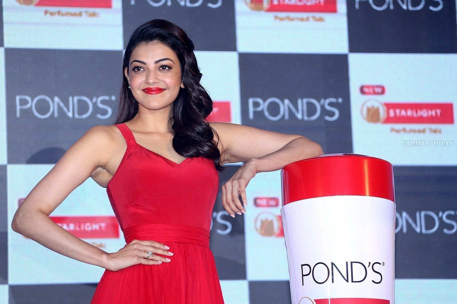 Photos: Kajal Agarwal Launches Ponds Star Light Perfumed Talc Powder | Picture 1568007