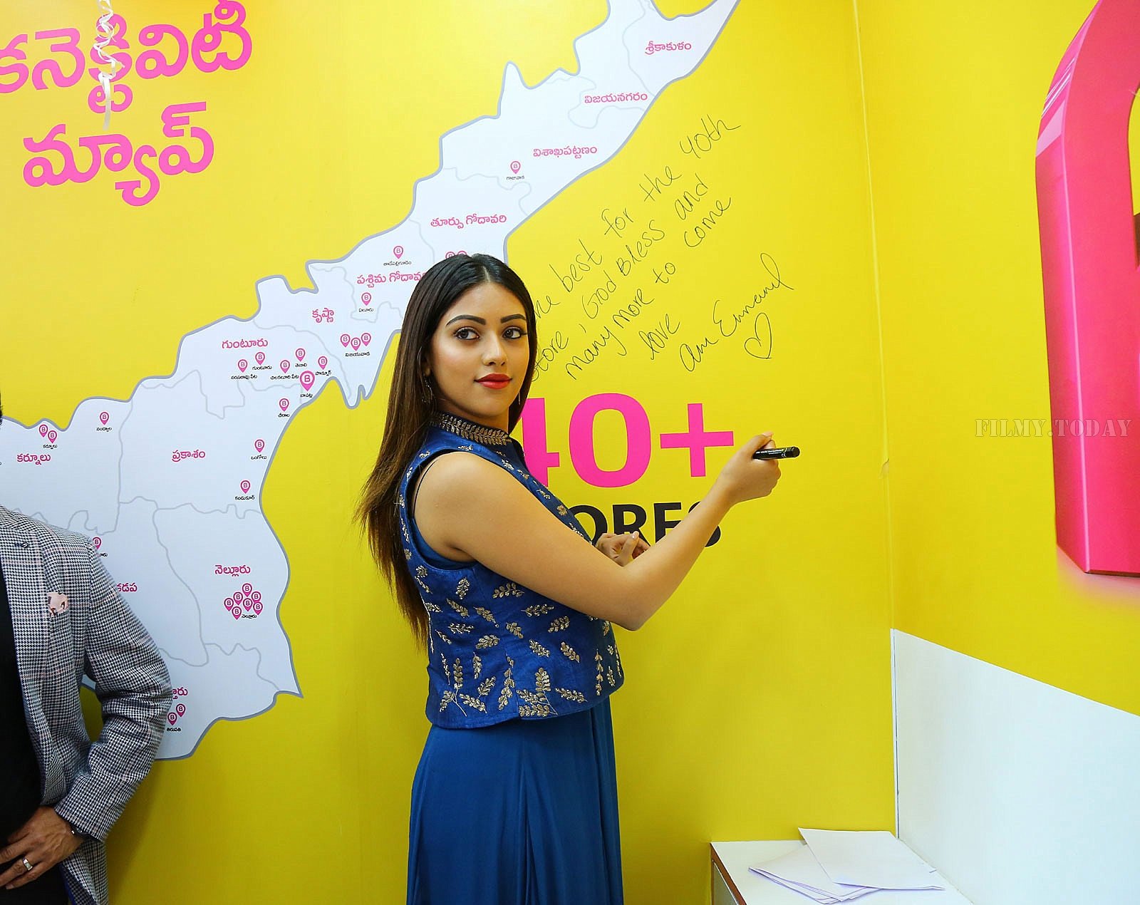 Photos: Actress Anu Emmanuel Launches B New Mobile Store at Bapatla | Picture 1558187