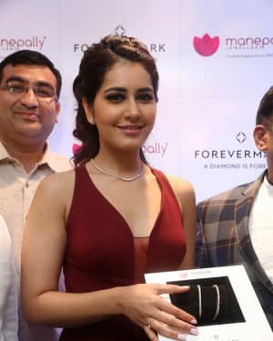 Actress Rashi Khanna Launch Manepally Forevermark Jewellery Photos | Picture 1562731