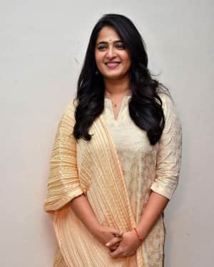 Photos: Actress Anushka Shetty at Bhaagamathie Thanks Meet | Picture 1562951