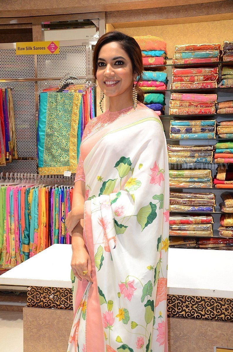 Actress Ritu Varma Inaugurated Chennai Silks Showroom at Mehdipatnam Photos | Picture 1584390