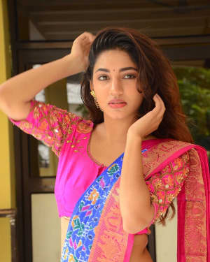 Actress Sonakshi Singh Hot in Saree Photos | Picture 1587669