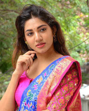Actress Sonakshi Singh Hot in Saree Photos | Picture 1587607