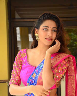 Actress Sonakshi Singh Hot in Saree Photos | Picture 1587670