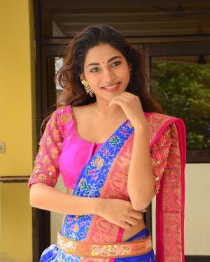 Actress Sonakshi Singh Hot in Saree Photos | Picture 1587664