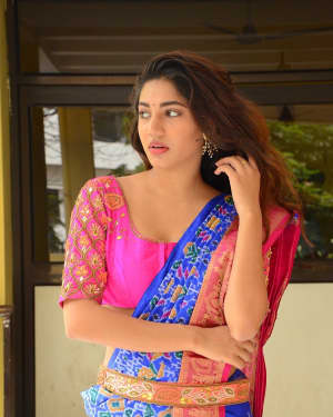 Actress Sonakshi Singh Hot in Saree Photos | Picture 1587615
