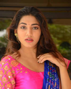 Actress Sonakshi Singh Hot in Saree Photos | Picture 1587639
