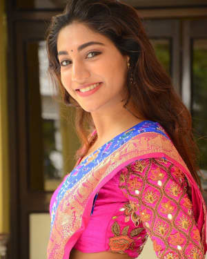 Actress Sonakshi Singh Hot in Saree Photos | Picture 1587627