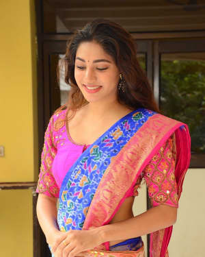 Actress Sonakshi Singh Hot in Saree Photos | Picture 1587632