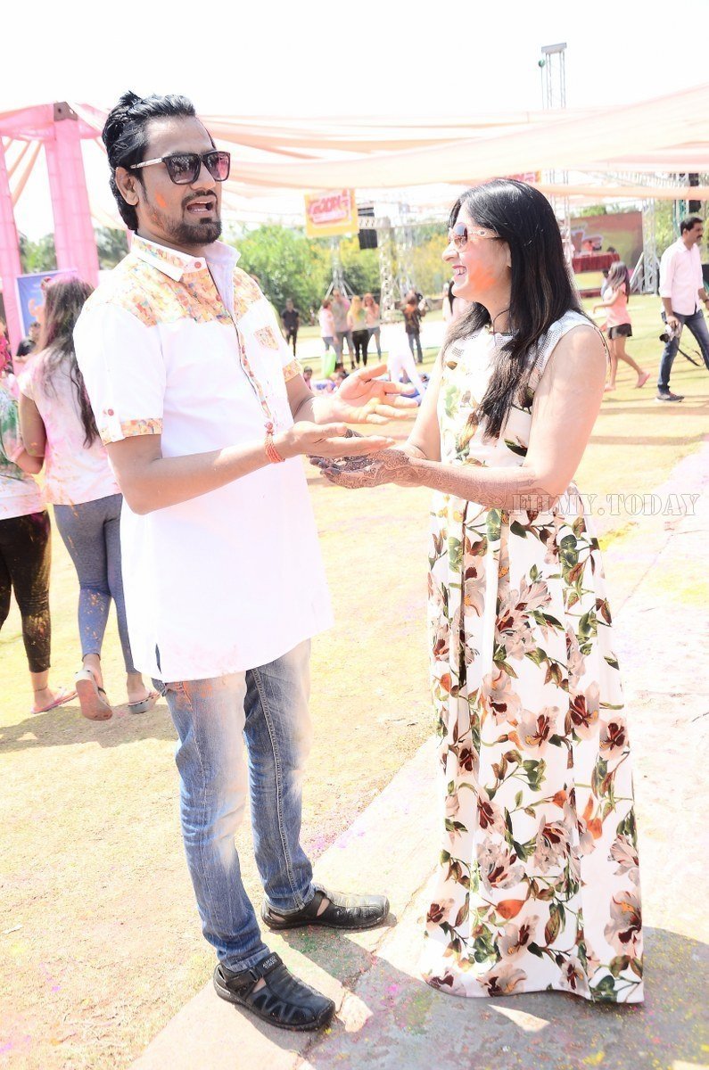Photos: Celebs Participated Grand Holi Bash at Novotel Airport | Picture 1569072