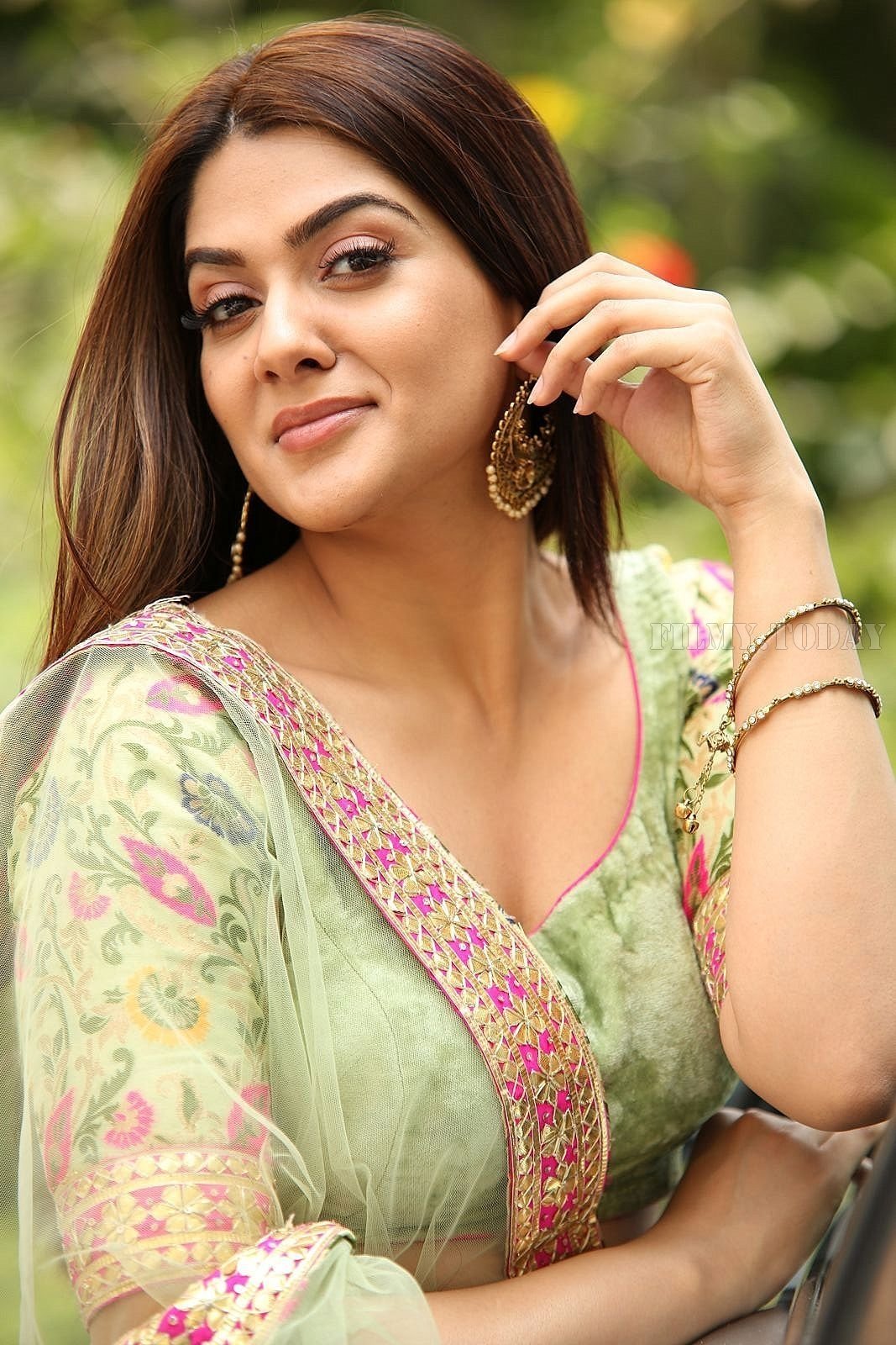 Actress Sakshi Chaudhary Hot Stills at Oollo Pelliki Kukkala Hadavidi Audio Launch | Picture 1571136