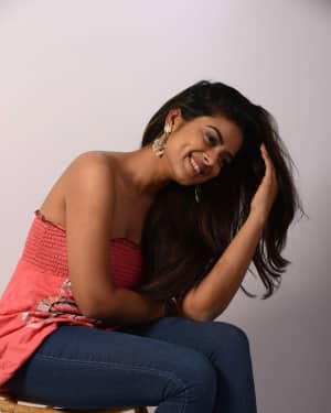 Actress Siddhi Idnani Latest Photoshoot | Picture 1574017